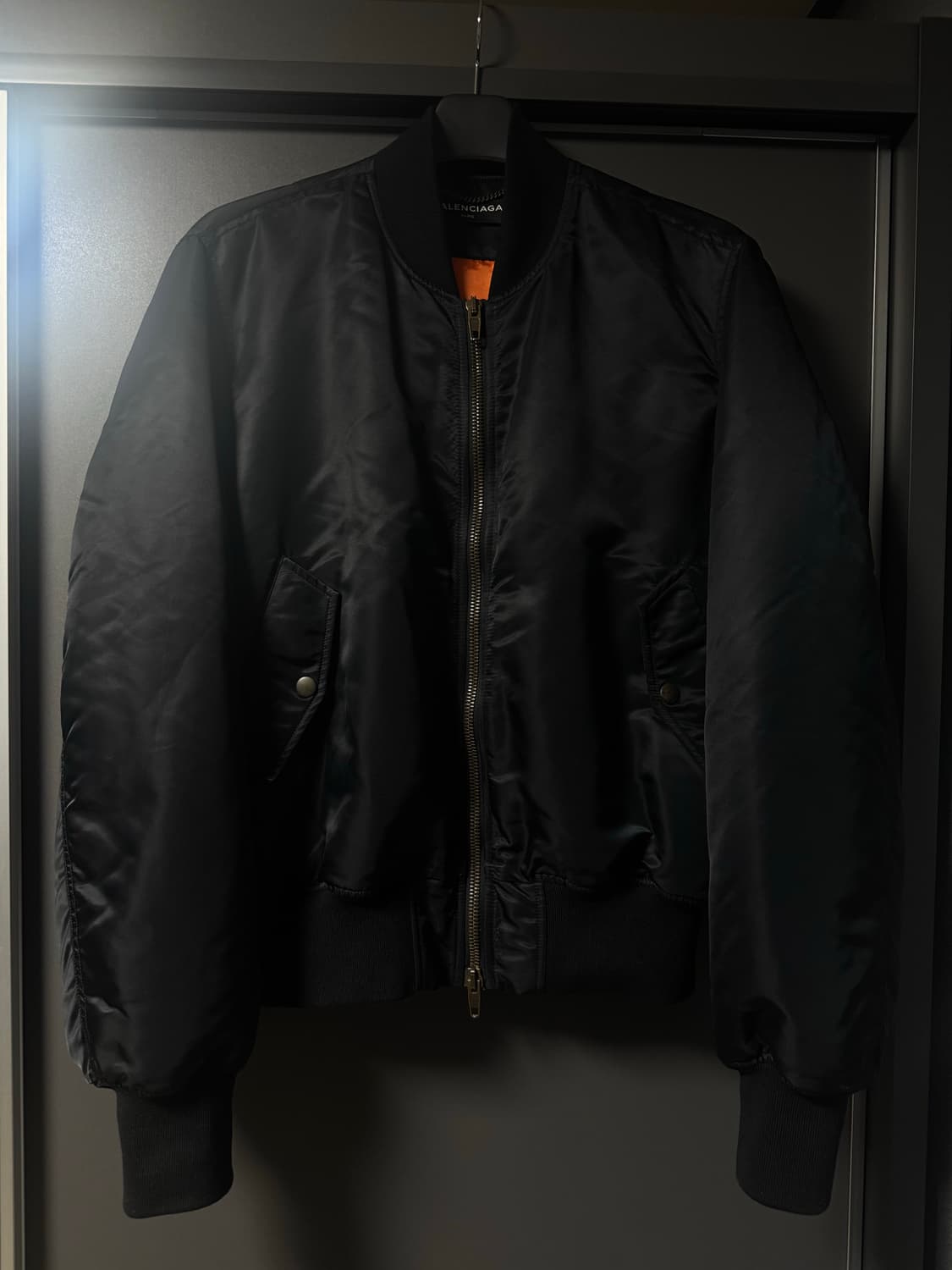 발렌시아가 17s/s 클래식 MA-1 봄버 자켓 블랙 (48) 상품이미지1