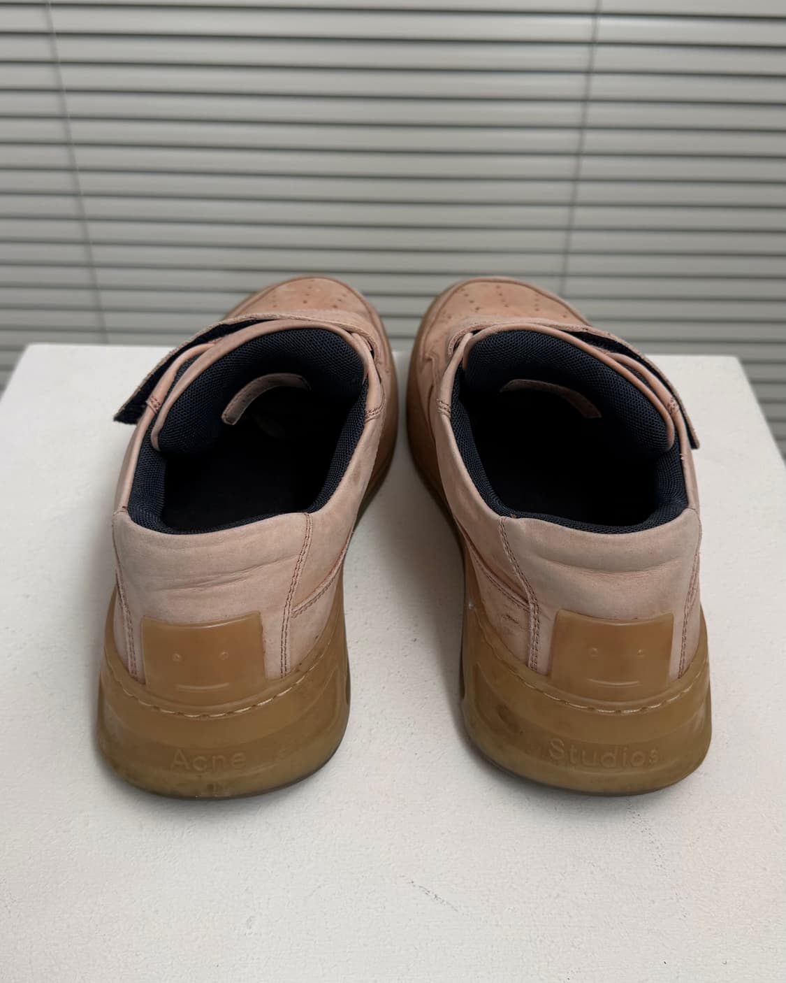 아크네 스튜디오 더스트 핑크 페리 스니커즈 상품이미지4