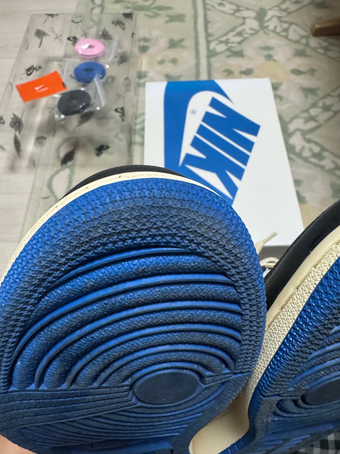 조던 1 x 트래비스 스캇 x 프라그먼트 레트로 로우 OG 270 상품이미지5