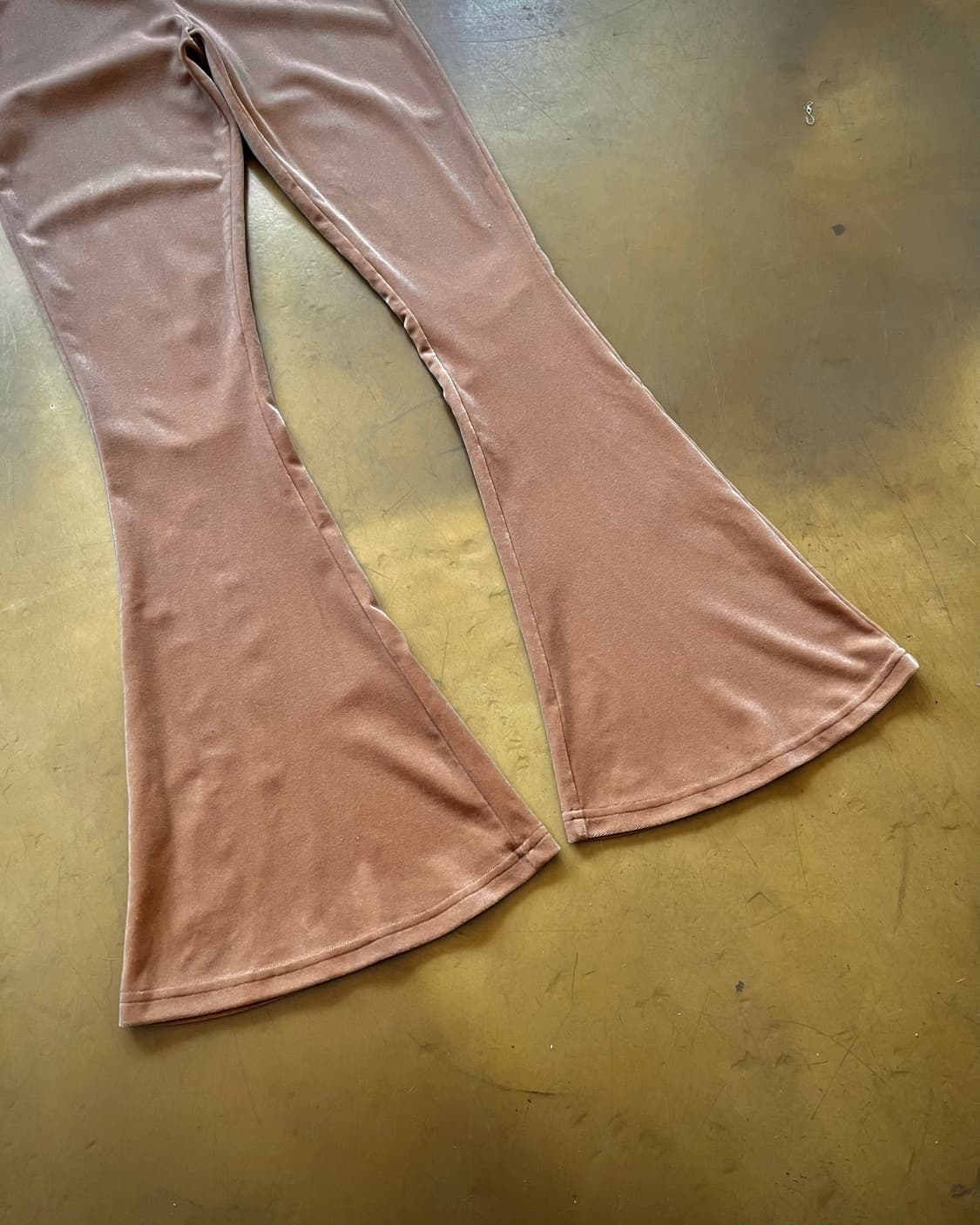 Adidias Velour Bell-Bottom Track Pants 상품이미지5