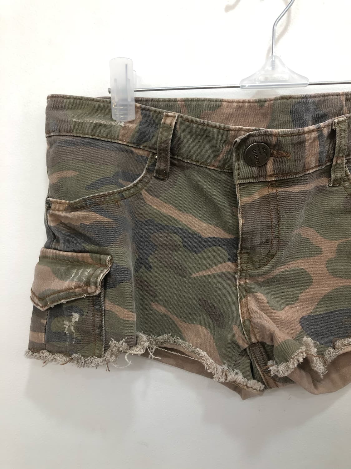 damaged camo low rise shorts 상품이미지3