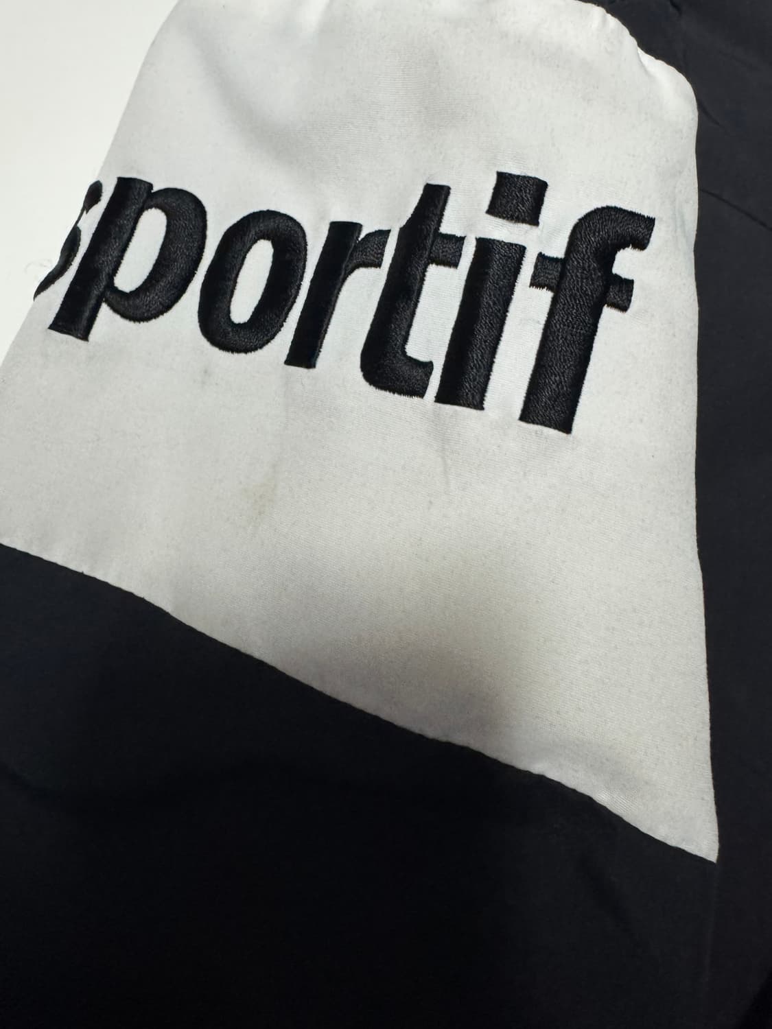 르꼬끄 스포르티브 오버핏 트랙 선데이 바람막이 블랙 상품이미지3