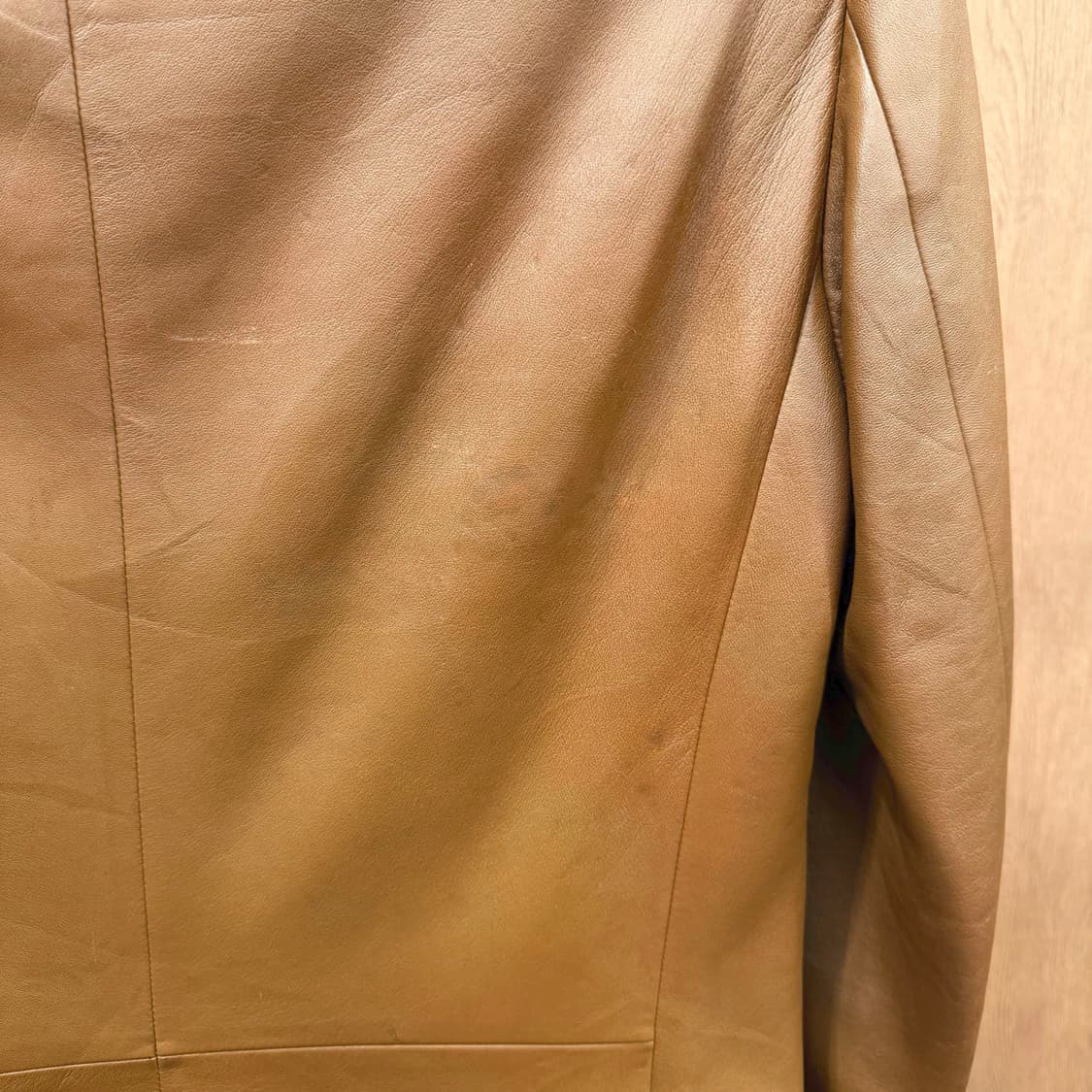 로에베 레더 테일러드 자켓 싱글 버튼 플랩 포켓 디테일 레귤러핏 브라운 상품이미지5