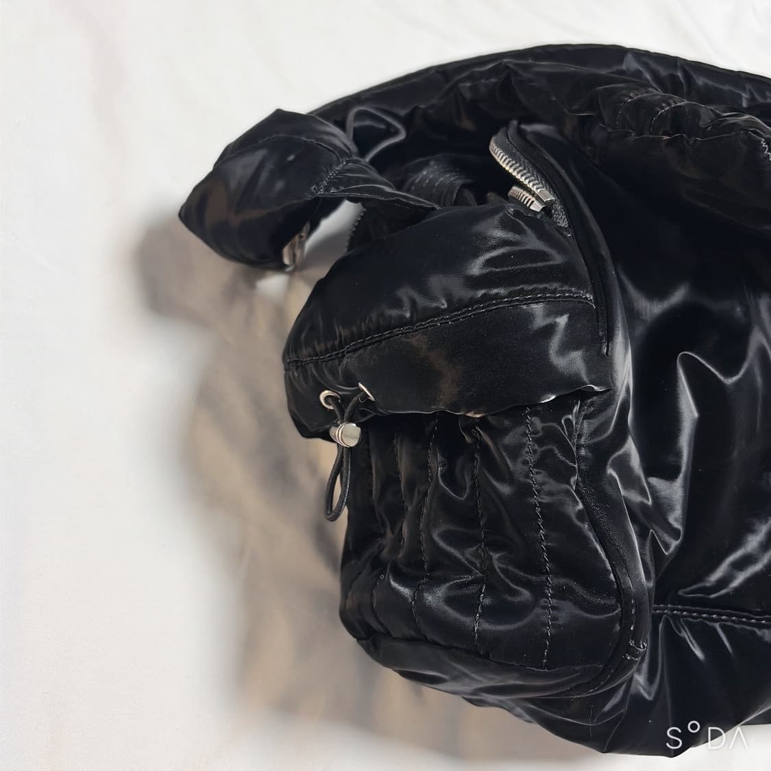 LEEY 셔링 숄더 패딩백 블랙 상품이미지10