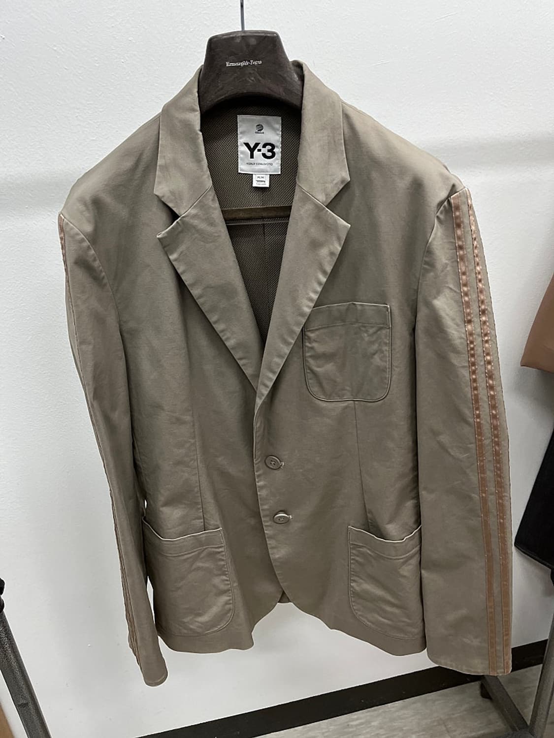 100)  Y-3 베이지 삼선 블레이져  상품이미지3