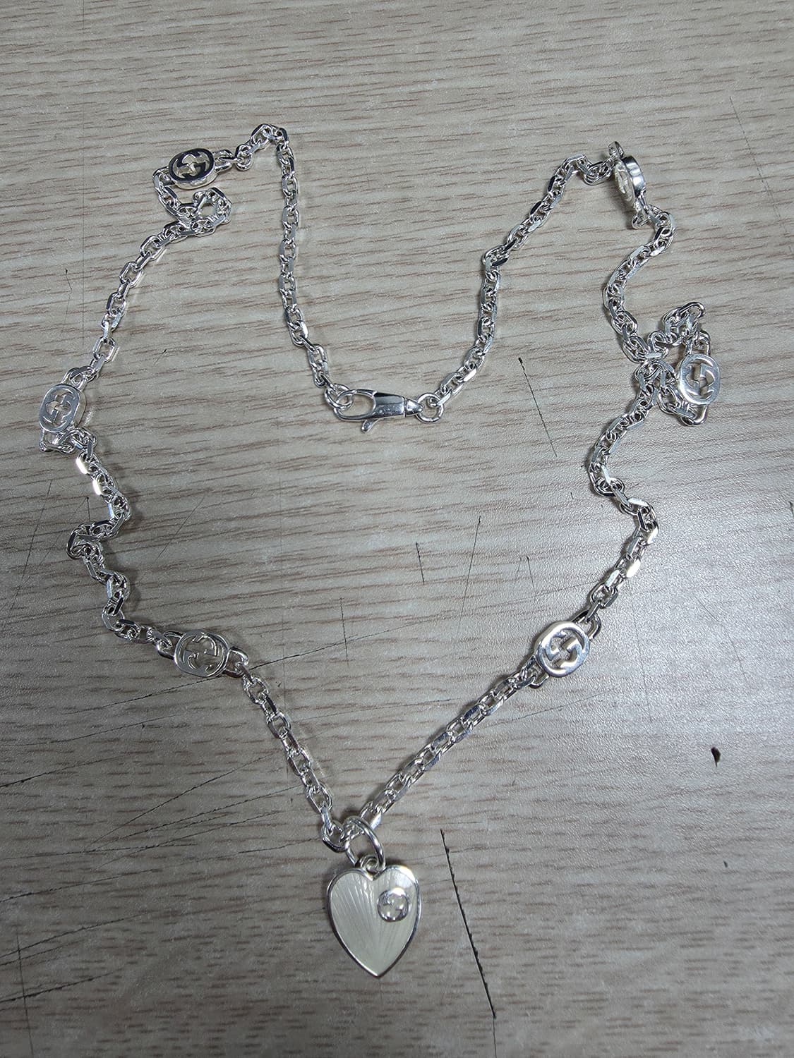 구찌 인터로깅 하트 목걸이 상품이미지4