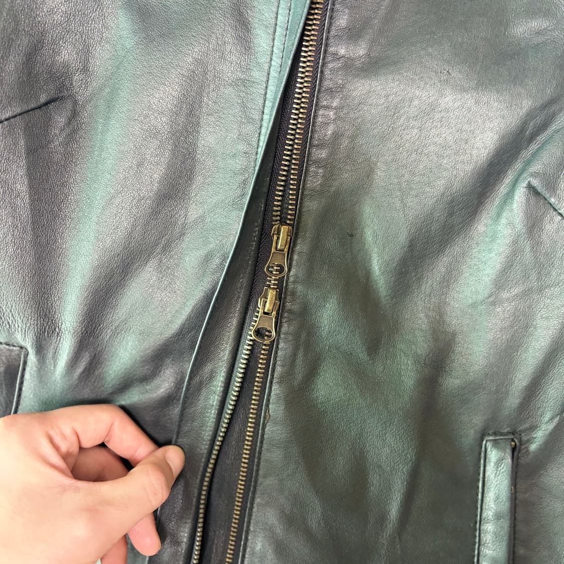 미스틱 미니멀 스탠드 칼라 램스킨 싱글 라이더 자켓 상품이미지4