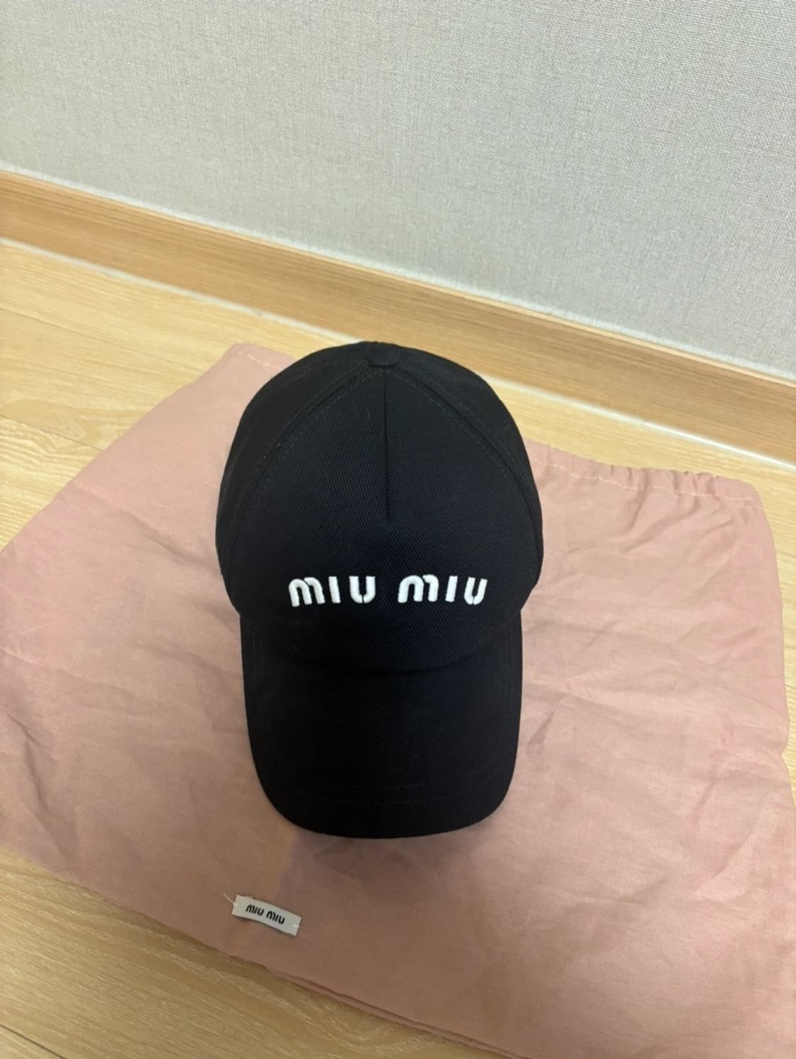 미우미우 볼캡 상품이미지1