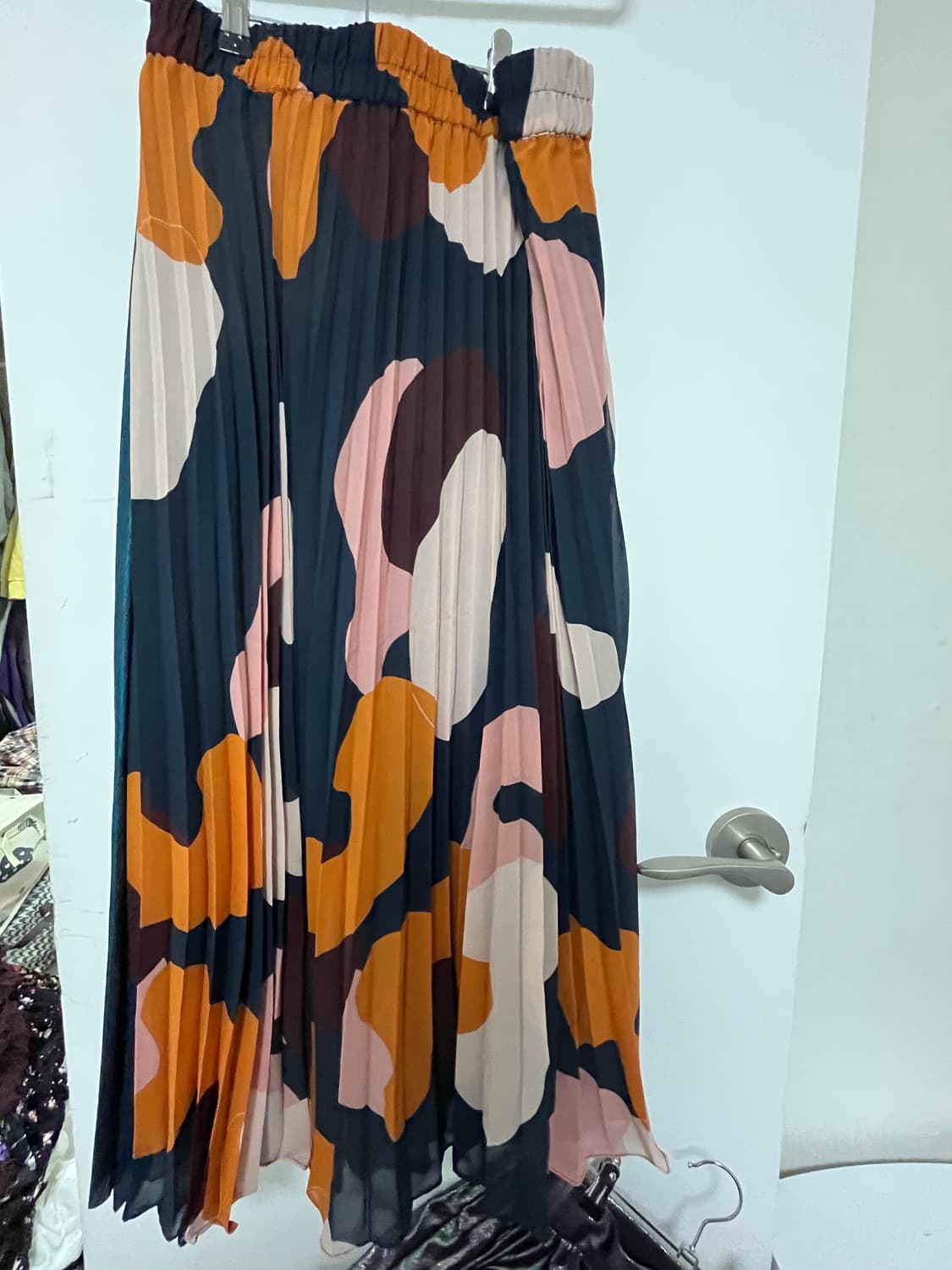 9. 스커트 처분 상품이미지1