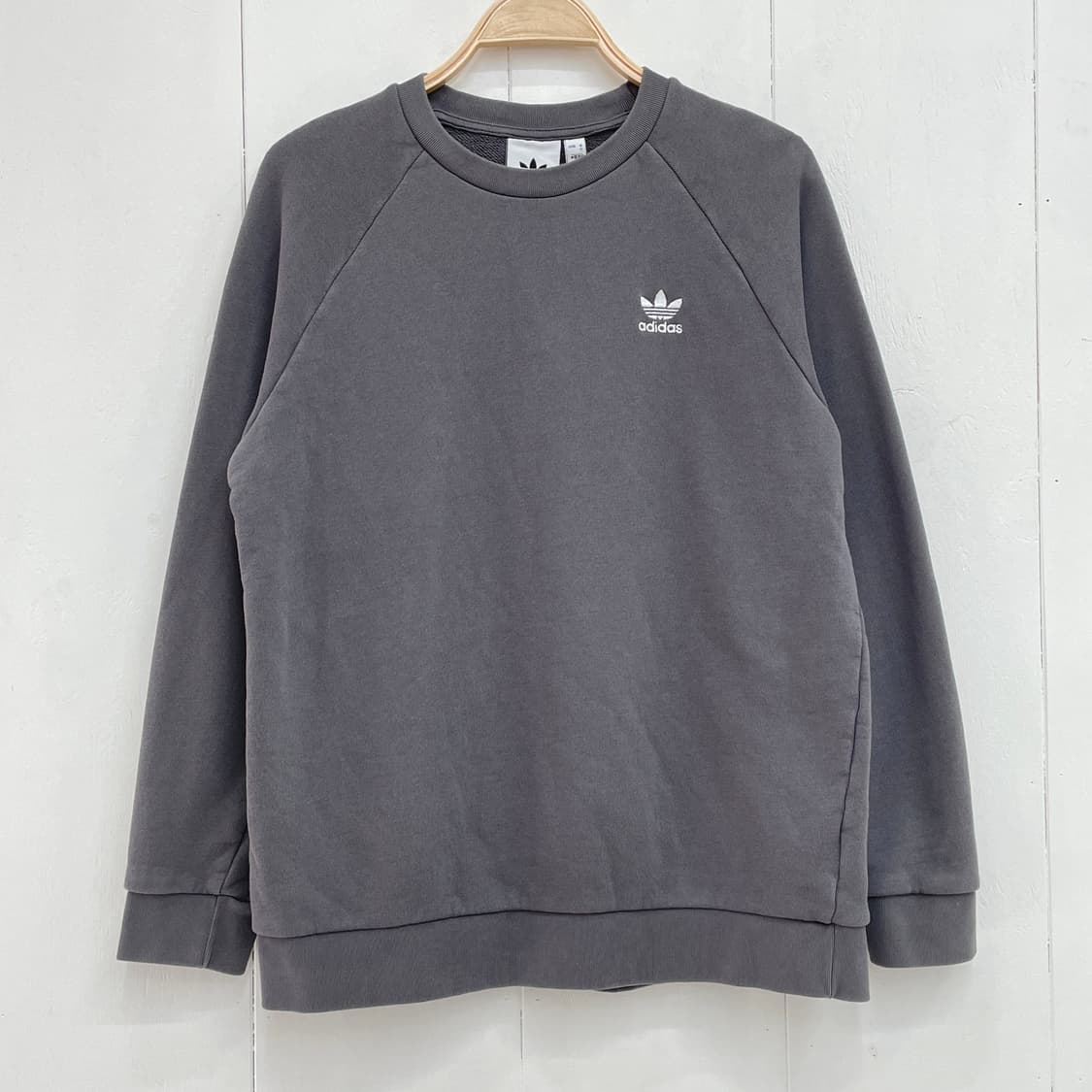 아디다스 오리지널 에센셜 크루넥 맨투맨 상품이미지2