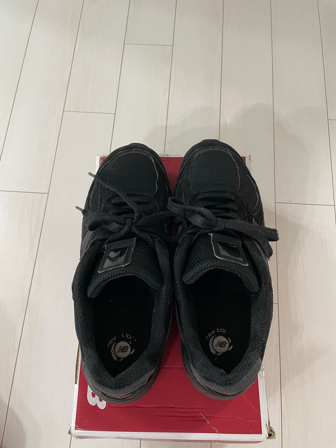 뉴발란스 990v4 팝니다. 상품이미지1