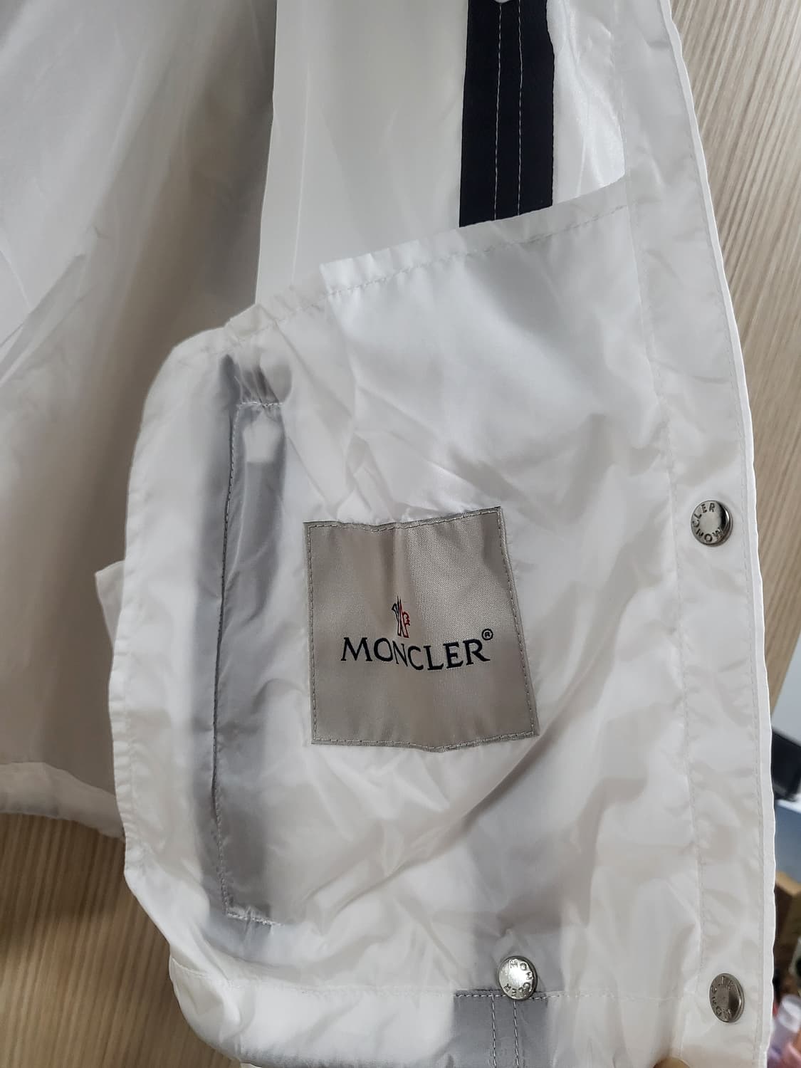 몽클 바람막이여성점퍼 상품이미지6