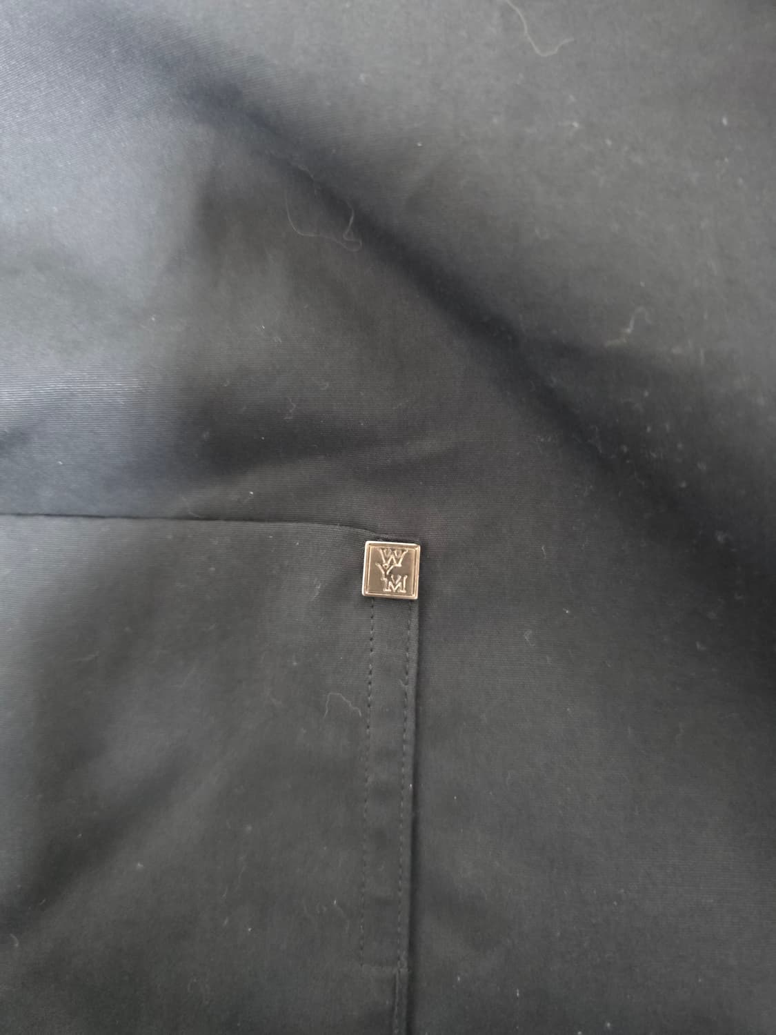 우영미 백로고 숏슬리브 셔츠 블랙 - 24SS 52사이즈 상품이미지9