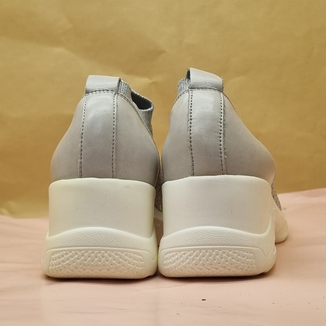 미쉘바이탠디 여성 키높이 슬립온230 굽8 상품이미지4