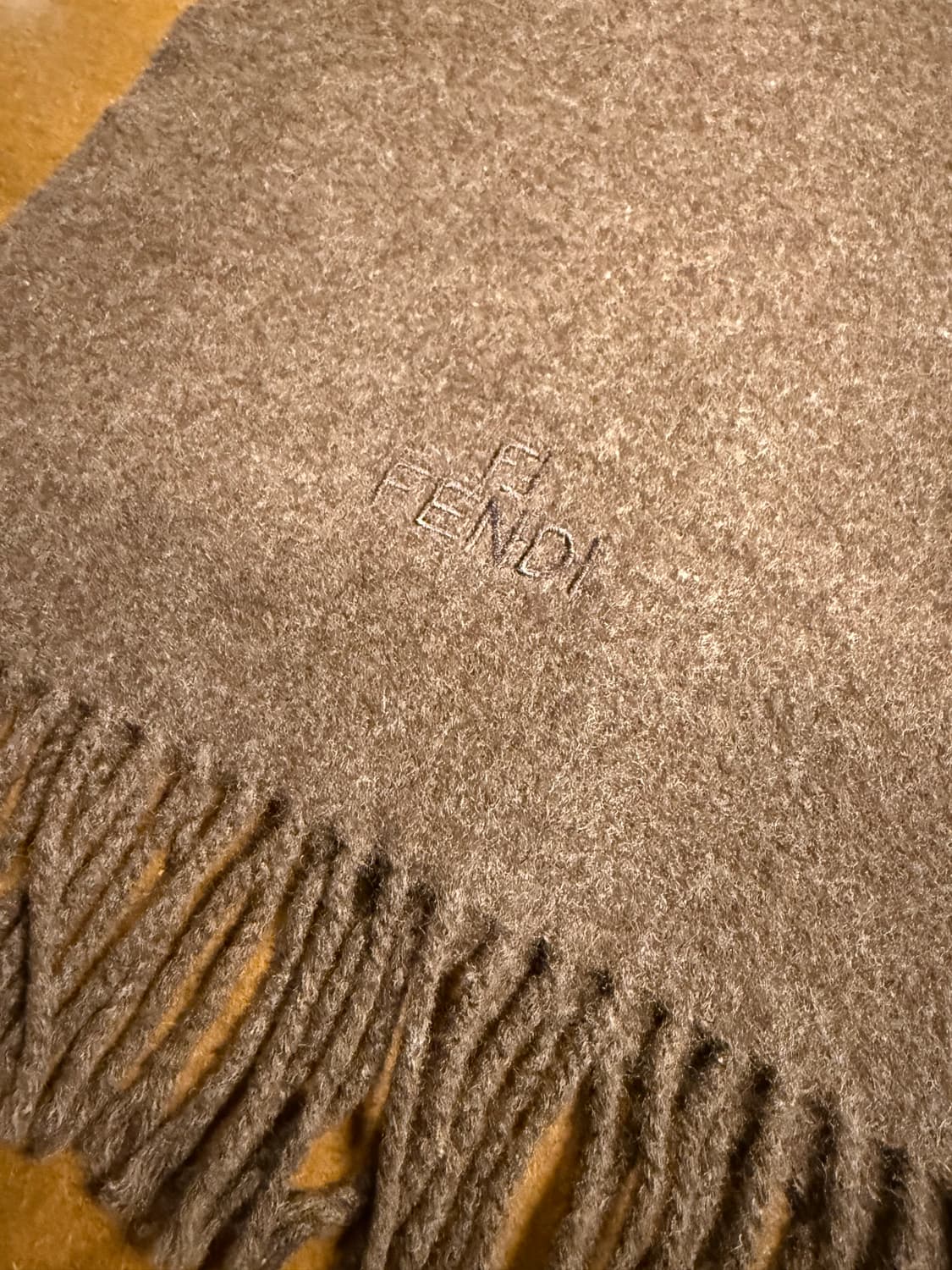펜디 FENDI 로고 자수 캐시미어 울 머플러 브라운 OS 상품이미지3