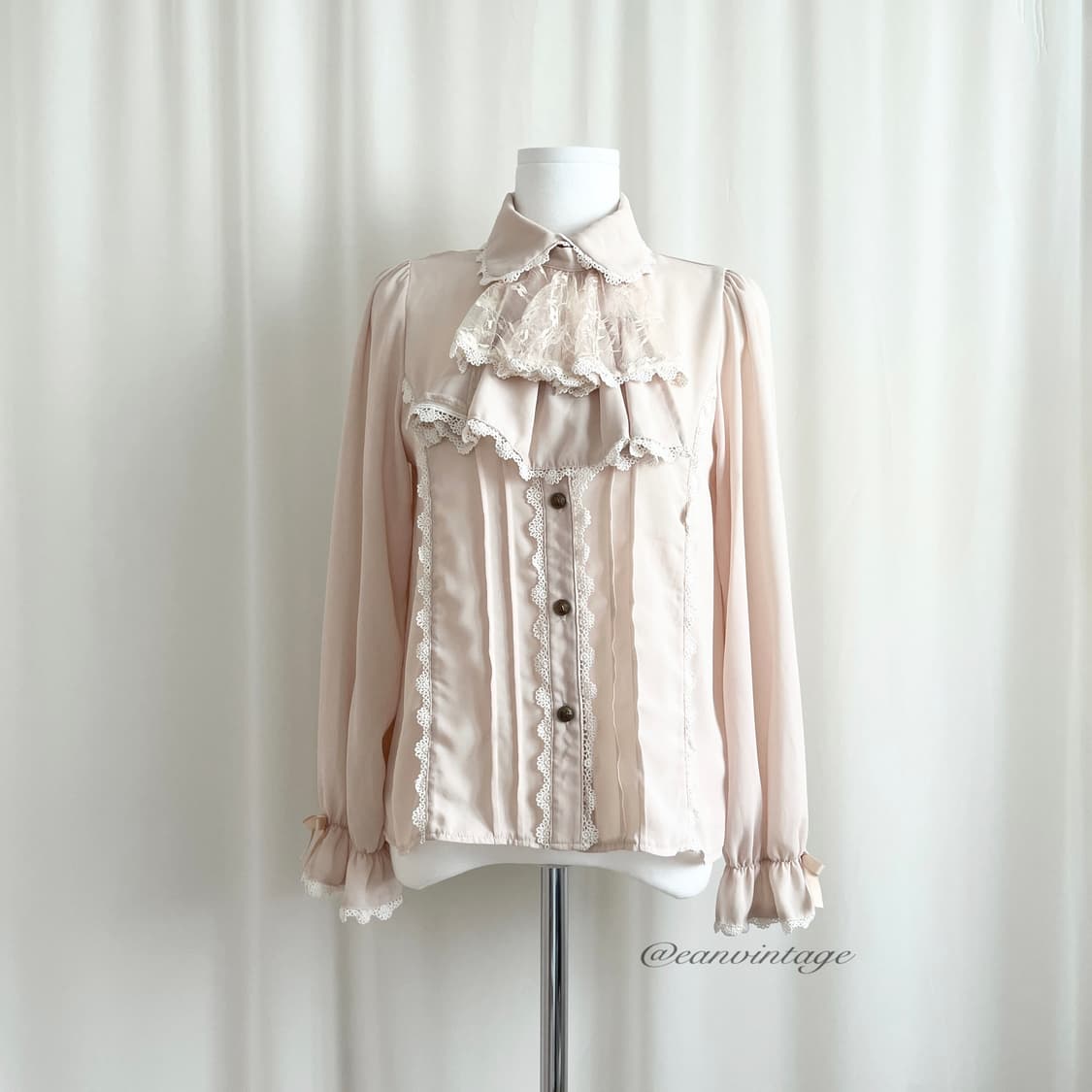 Axes Femme light peach lace blouse 상품이미지1