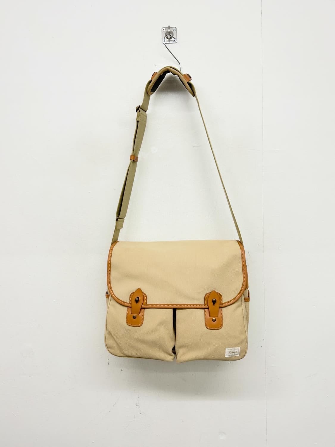 요시다 포터 X 니콘 캔버스 크로스백 상품이미지1