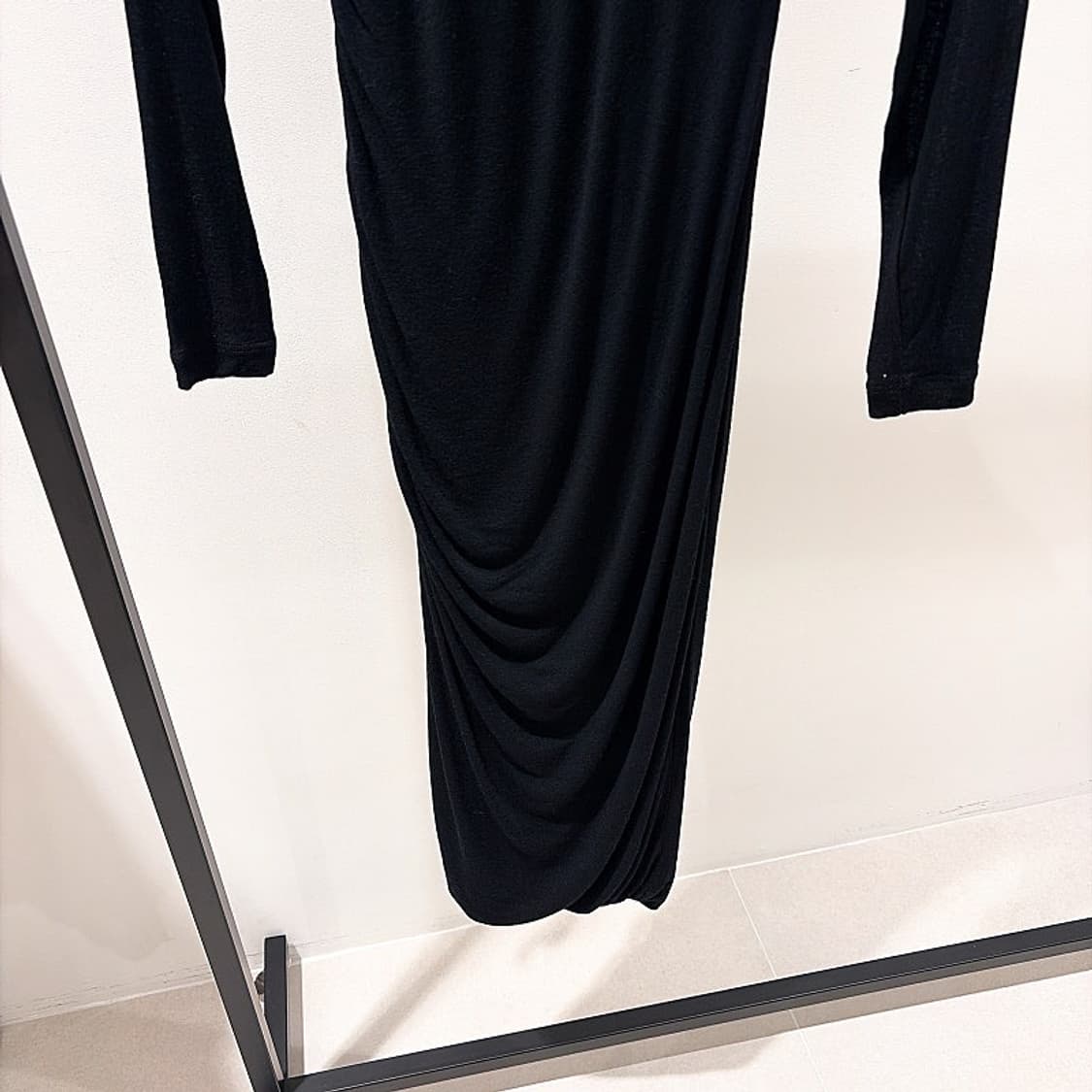 (정품/새상품) 제임스펄스 여성 블랙 저지 셔링 드레스 상품이미지3