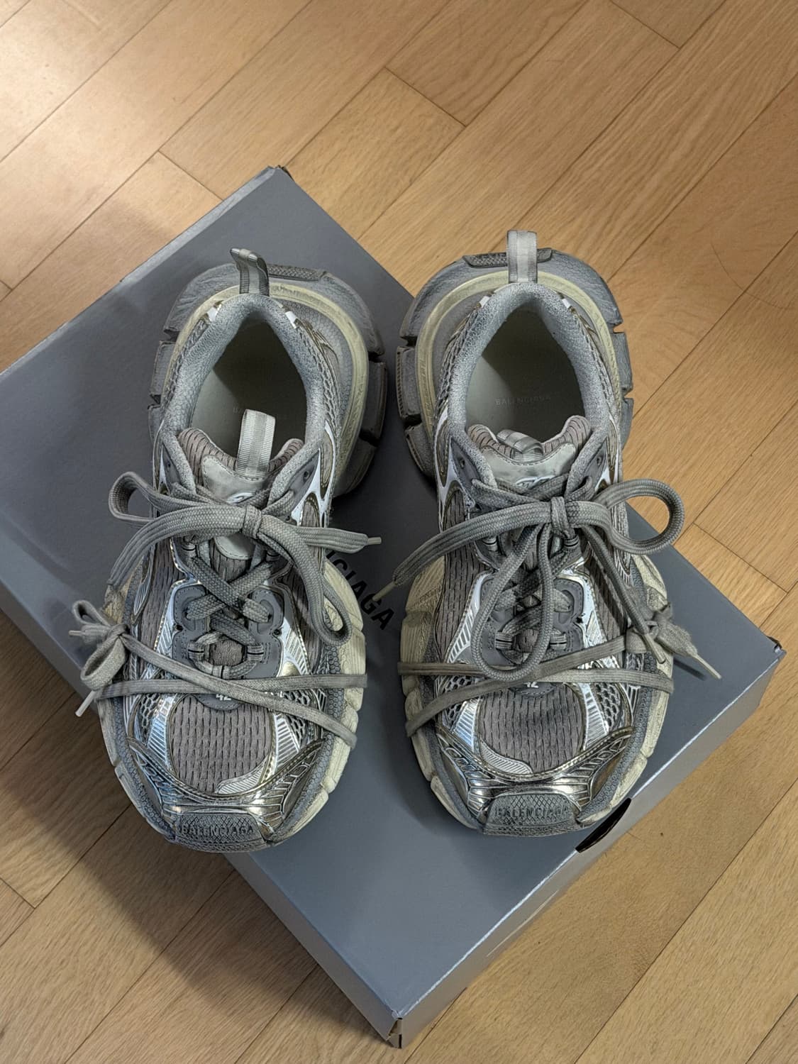 발렌시아가 3xl 에그쉘 42 상품이미지1