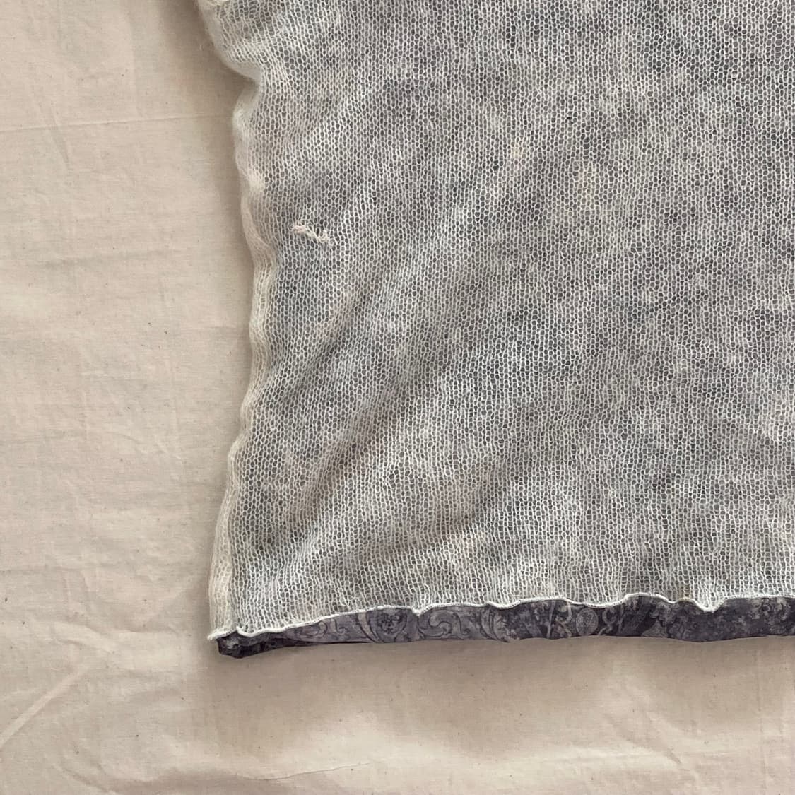 모헤어 페이즐리 레이어드 니트 슬리브리스 상품이미지3