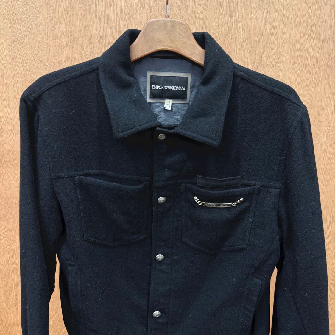 아르마니 익스체인지 카라 자켓 메탈 체인 스냅 버튼 디테일 블랙 상품이미지4