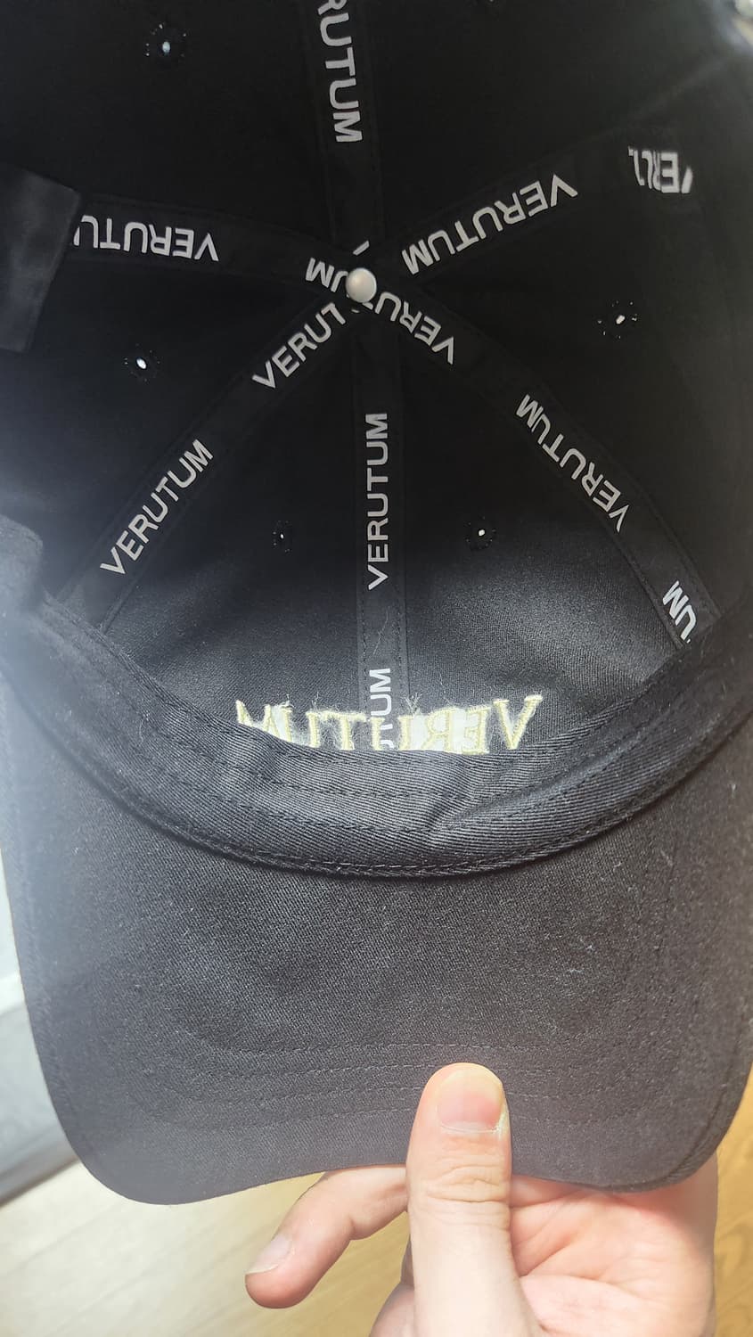 베루툼 세리프 볼캡 상품이미지2