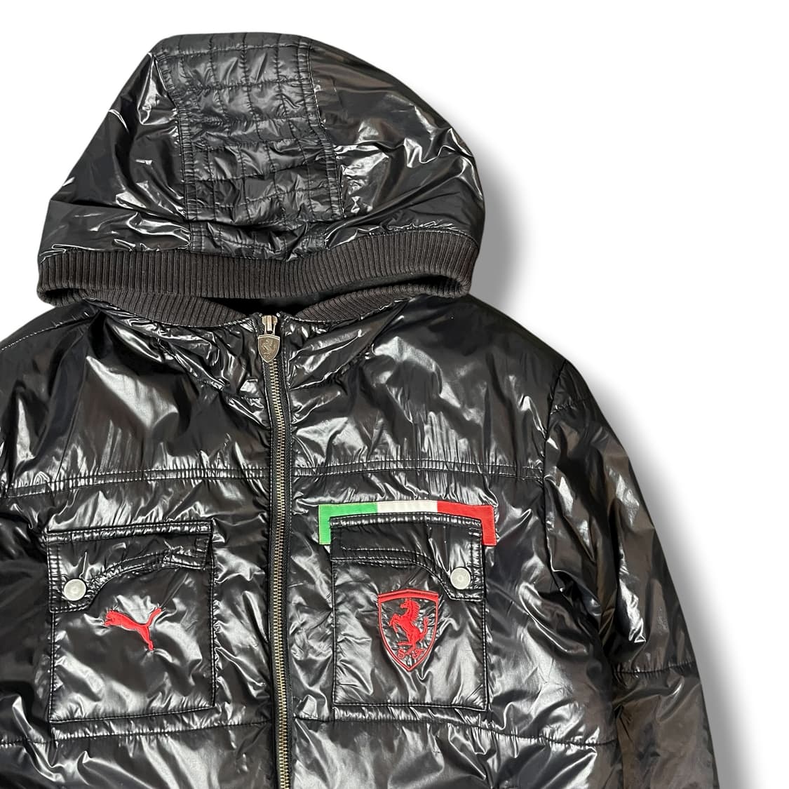 푸마X페라리 글로시 유광 패딩 자켓 M 상품이미지3
