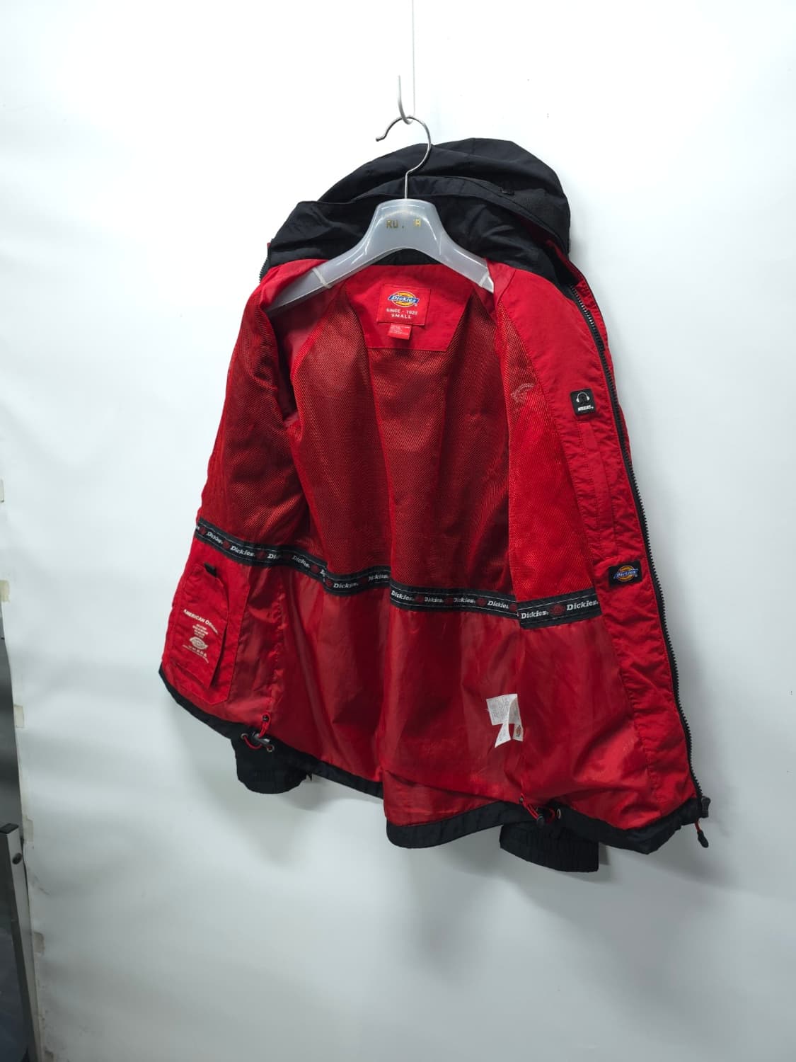 ​디키즈 여성 블랙/레드 배색 후드 바람막이 자켓 (S 사이즈) 상품이미지9