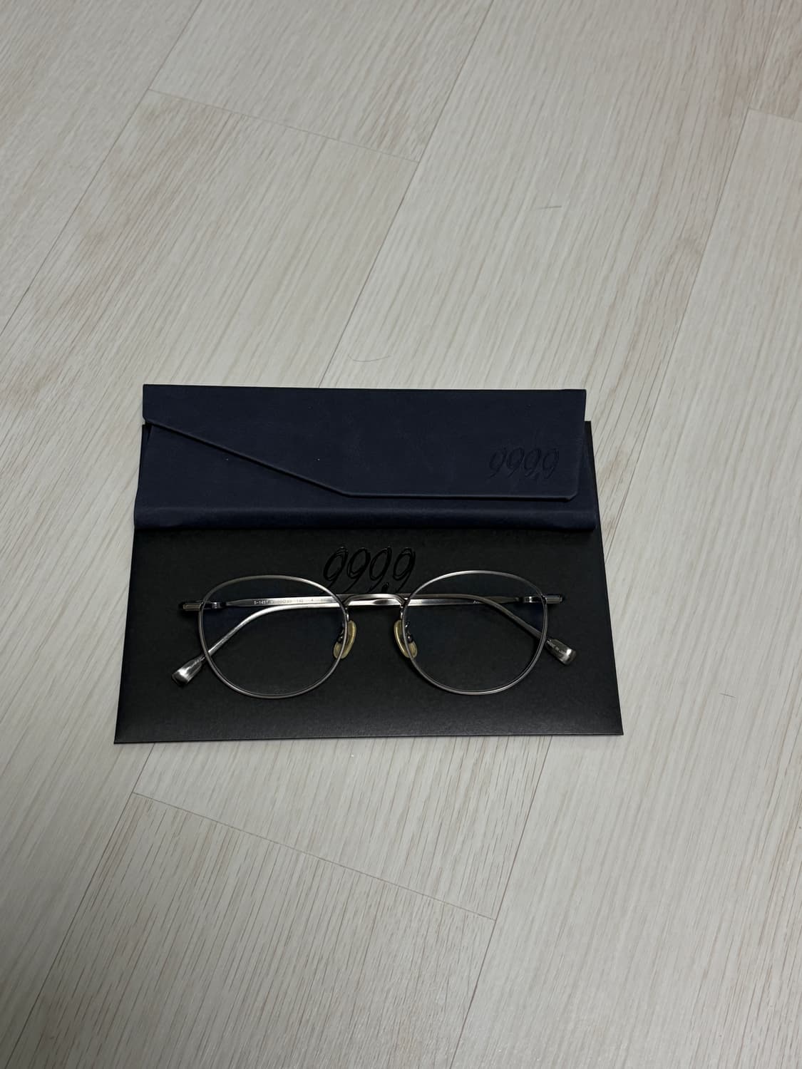 포나인즈 S-145tw 엔틱실버 티타늄 안경테 상품이미지1