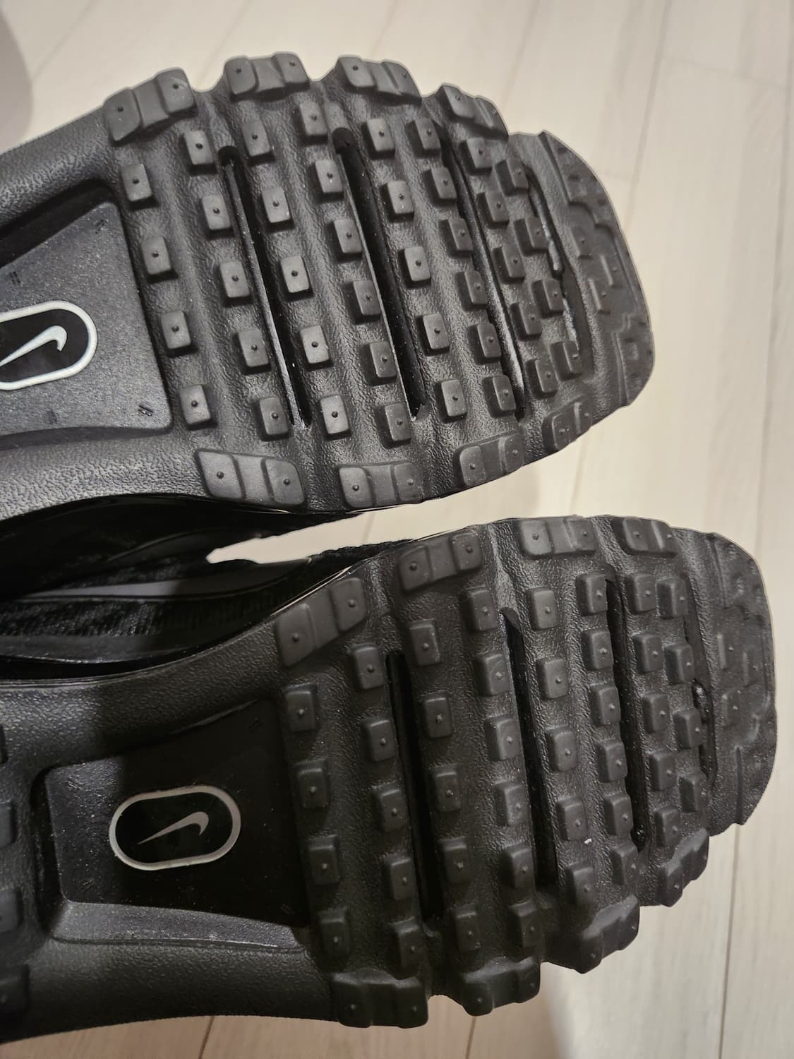 나이키 맨즈 에어맥스 2017 러닝화 트리플 블랙 849559-004 2 상품이미지9