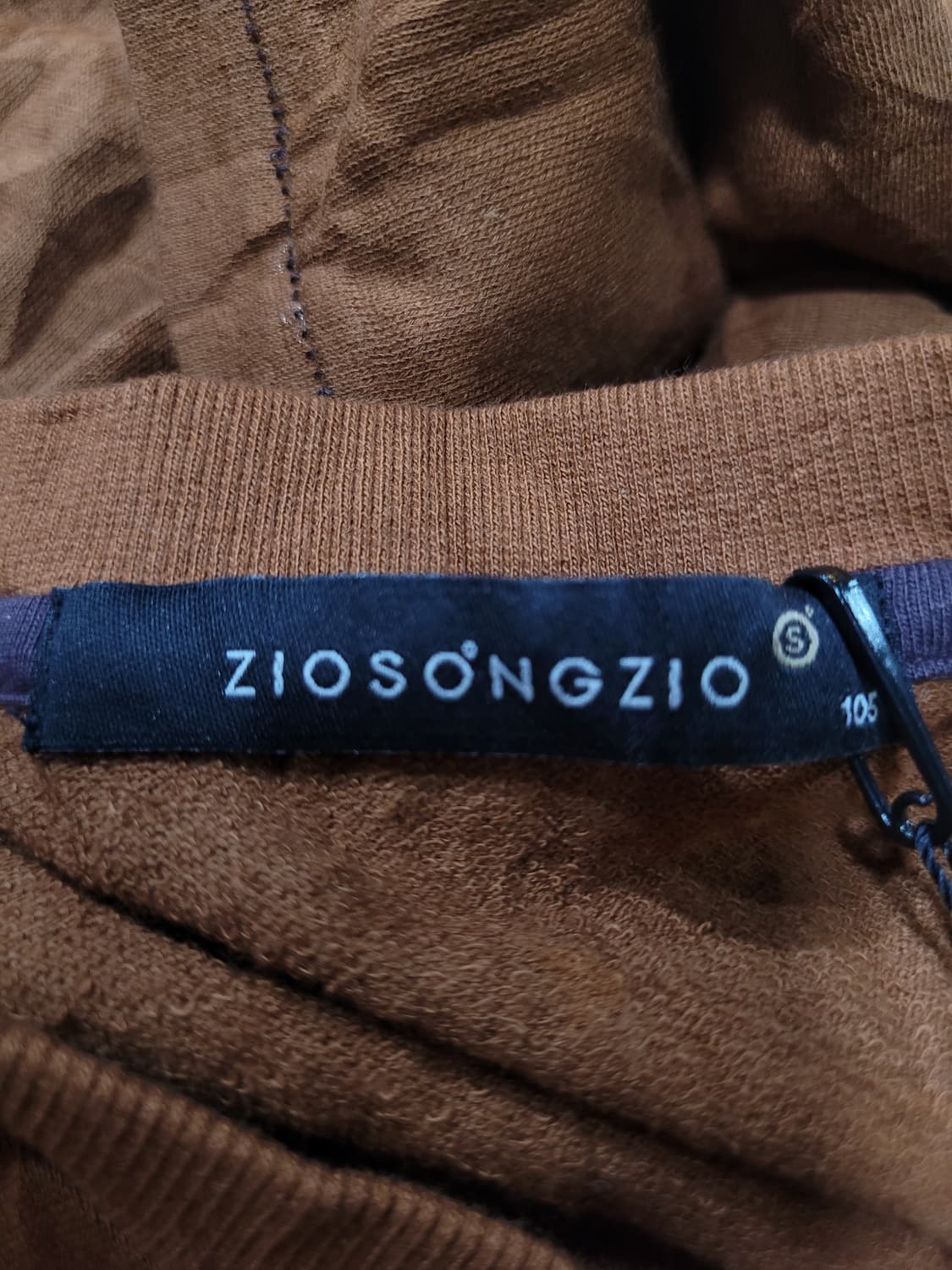 ZIO SONGZIO 지오송지오 포켓 자수로고 브이넥 셔츠(새제품급) 상품이미지4