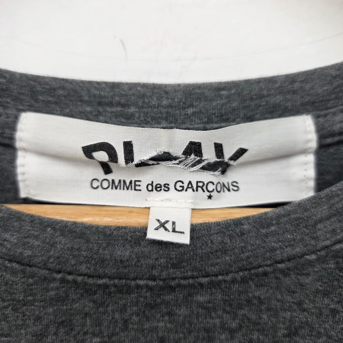 꼼데가르송 블랙 하트 반팔 티셔츠 차콜 여XL 상품이미지3