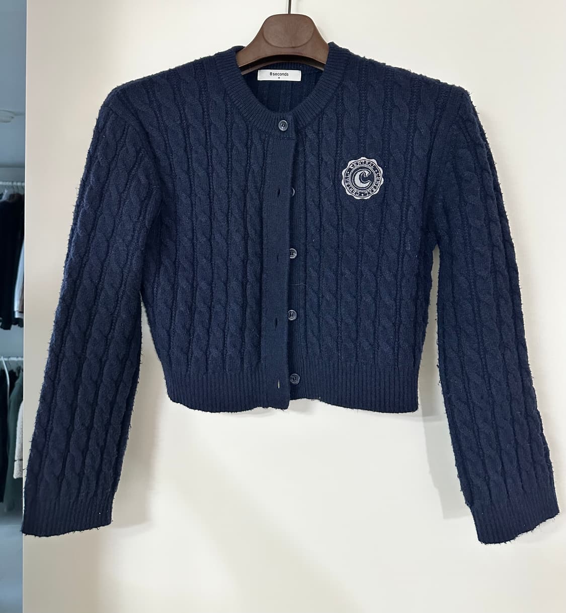 에잇세컨즈 자수 케이블 카디건 네이비 M 상품이미지1