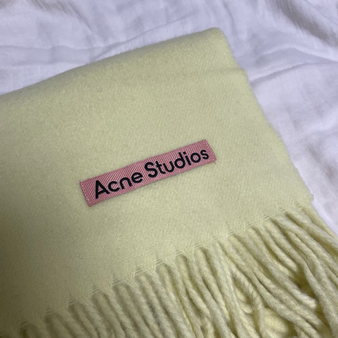 Acnestudio 아크네스튜디오 머플러 한정판컬러 바닐라 옐로우 상품이미지9