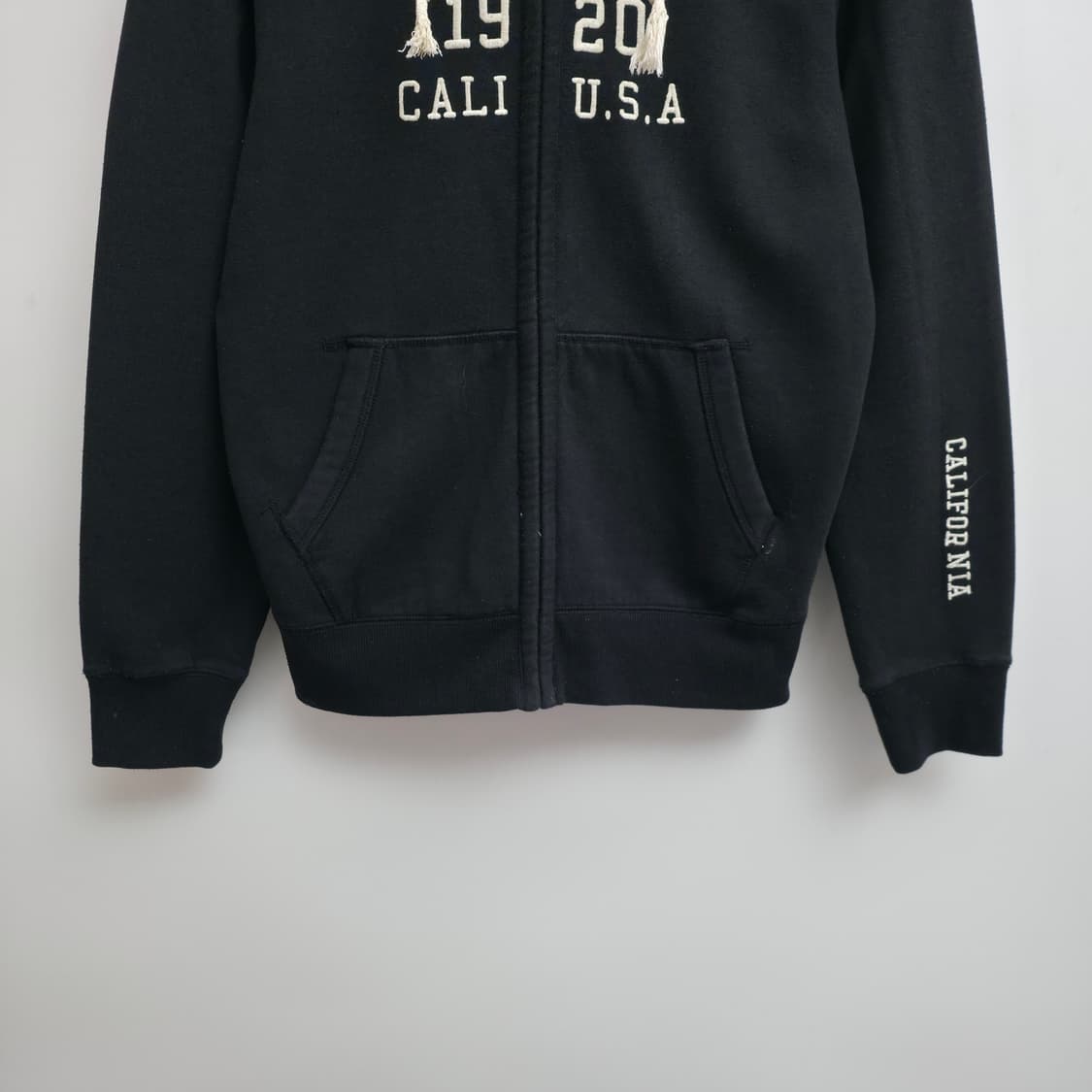 [L] WHO.A.U 후아유 블랙 후드집업 상품이미지3