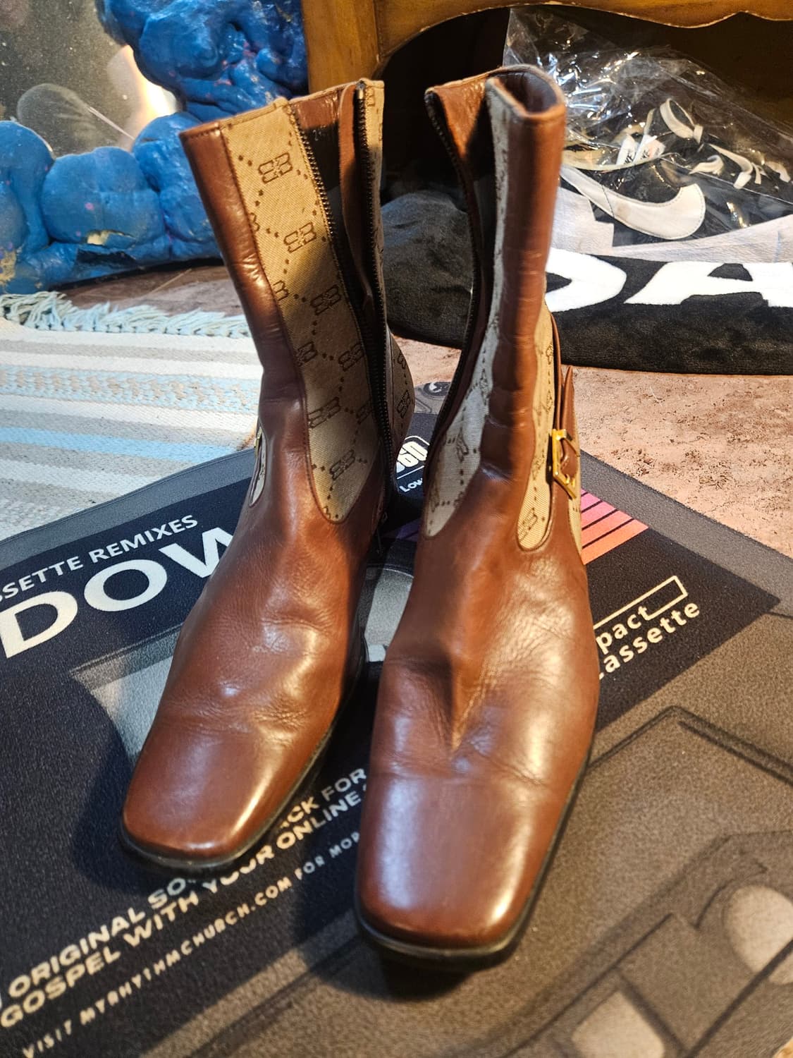 BALENCIAGA PARIS Monogram Short Boots 상품이미지2