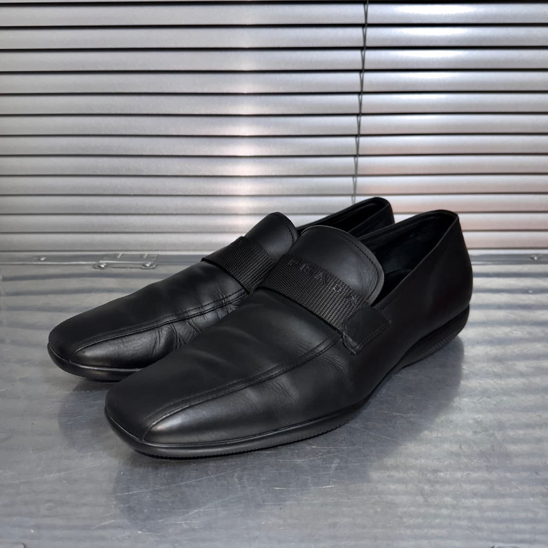 00s 블랙 프라다 스포츠 로퍼 상품이미지1