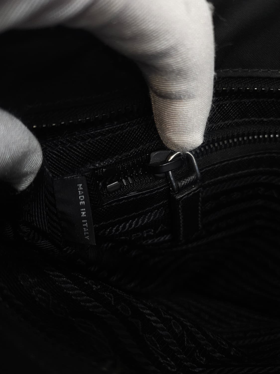 프라다 리나일론 및 사피아노 가죽 숄더백 상품이미지8