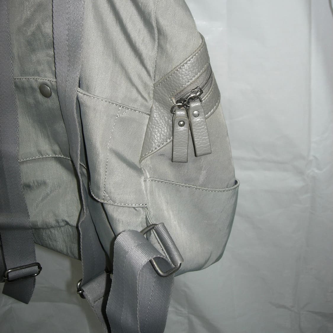 엘르 그레이 나일론 백팩 상품이미지2