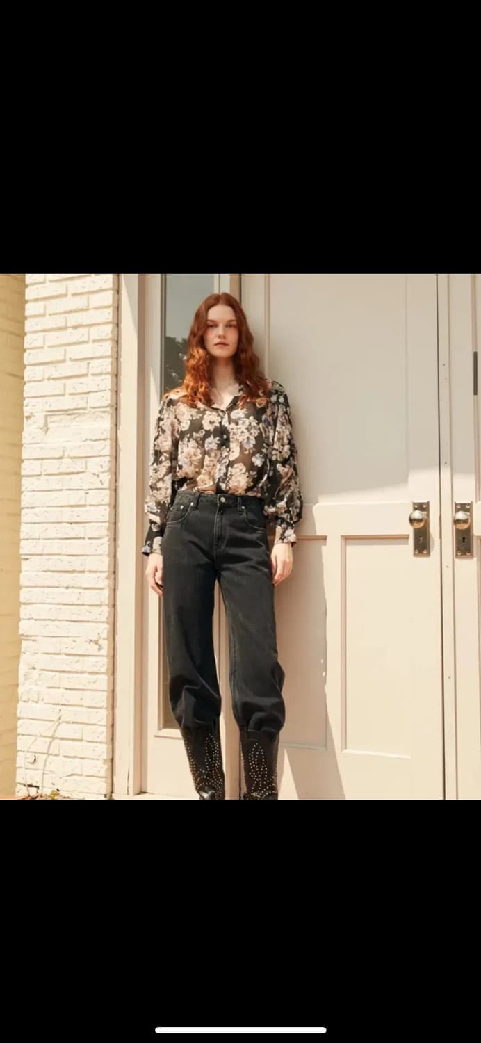 오엘 ouel 플라워 퍼프 셔링 블라우스 블랙 - 플로랄 상품이미지1