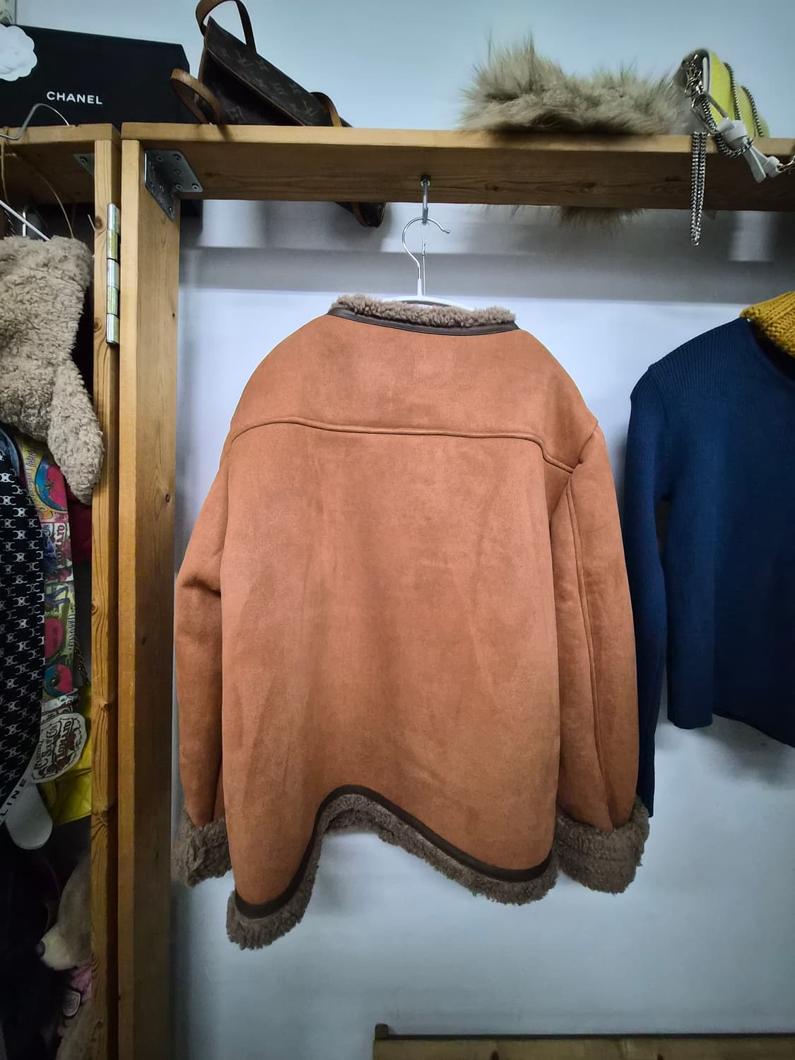 레노마 라운드 뽀글 무스탕 상품이미지3