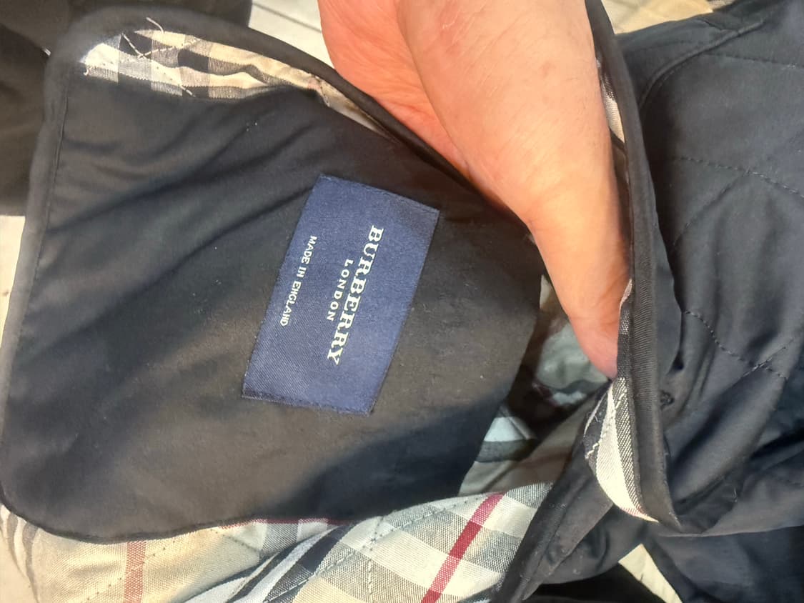 10/66-77 정품 버버리 누빔자켓 팝니다 상품이미지4