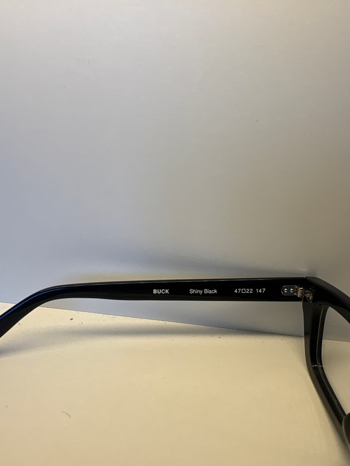 언커먼 아이웨어 벅 홍태준 착용모델 상품이미지2