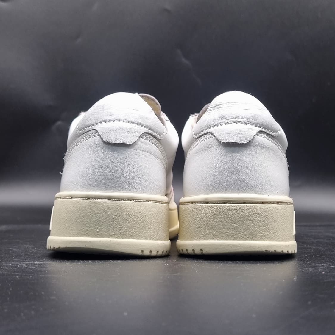 오트리 메달리스트 여성스니커즈37 235 상품이미지4