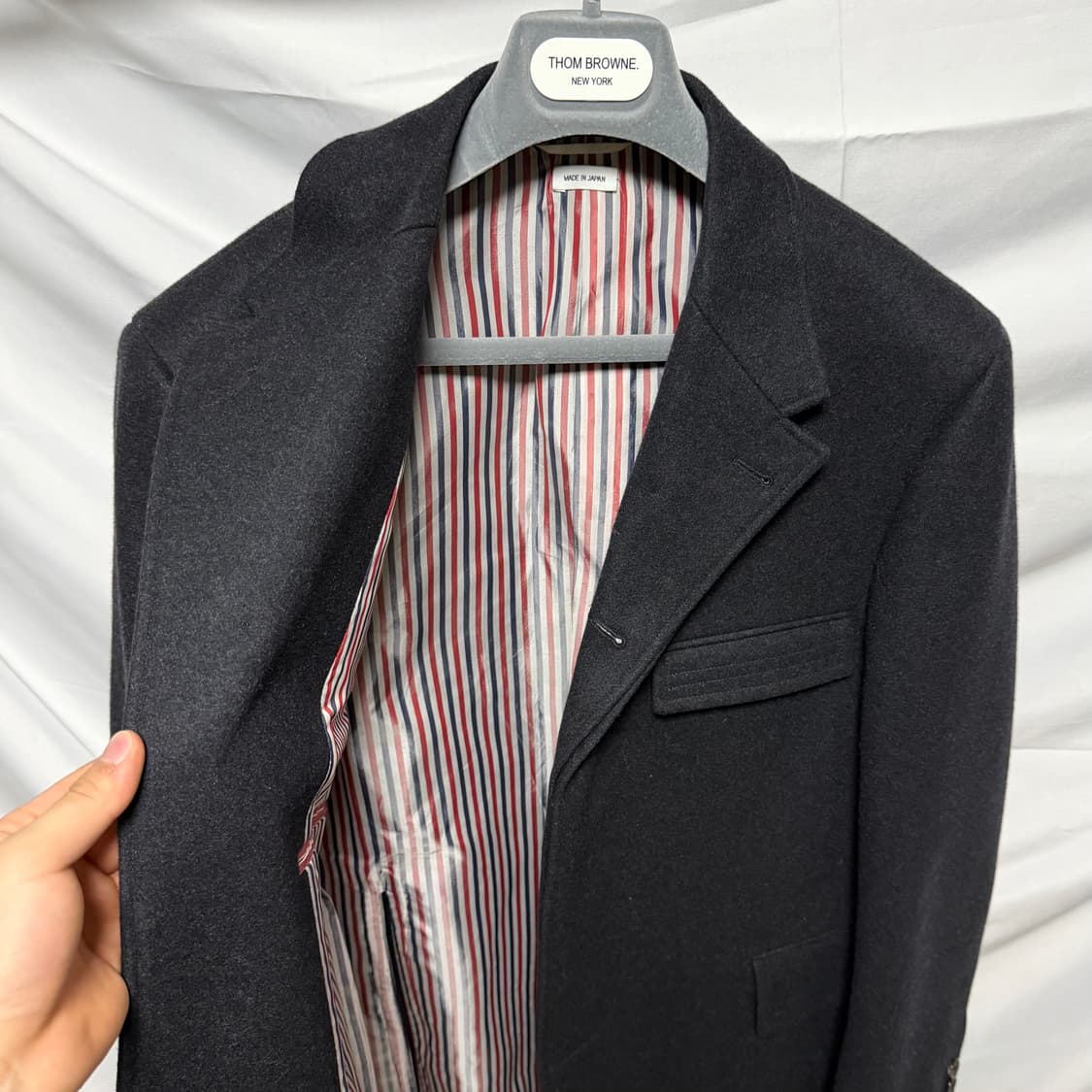 [S+급/2] 톰브라운 체스터필드 코트 블랙 백화점판 상품이미지4