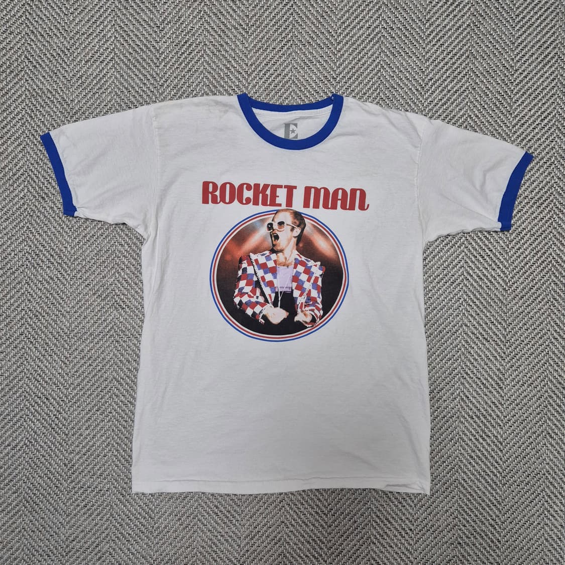엘튼 존 "ROCKET MAN" 머천다이즈 링거 티셔츠 (L) 상품이미지1