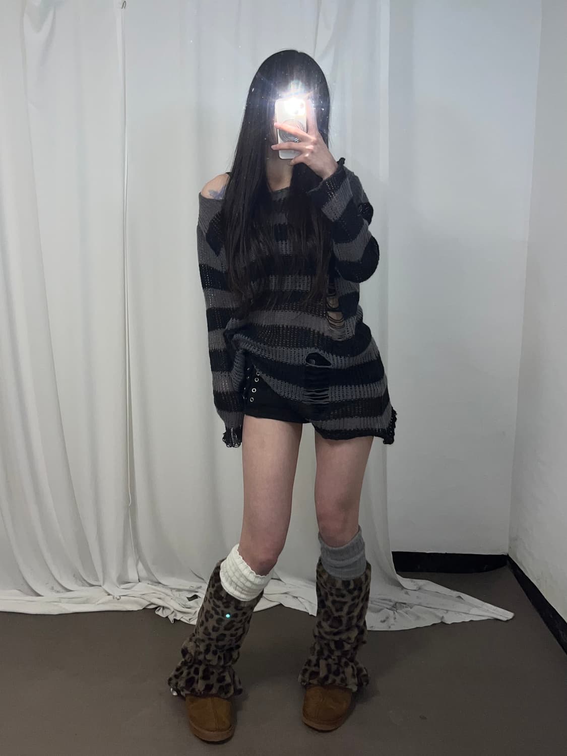 스트라이프 데미지 오버핏 니트 상품이미지9