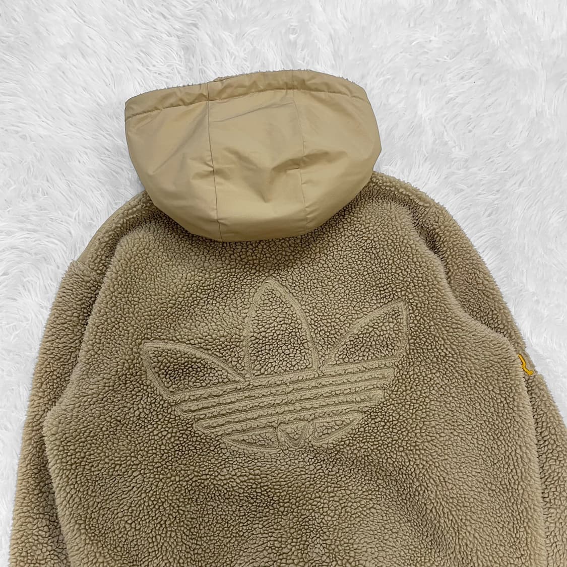 아디다스 MC 셰르파 후드 자켓 베이지 상품이미지4