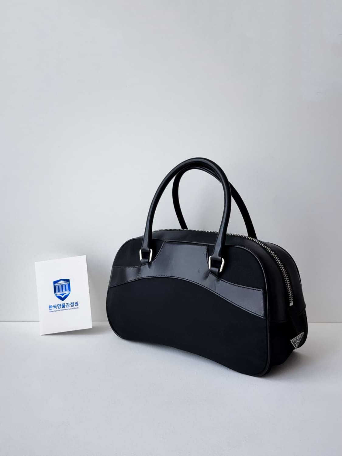 프라다 사이드 로고 볼링백 보스턴백 상품이미지2