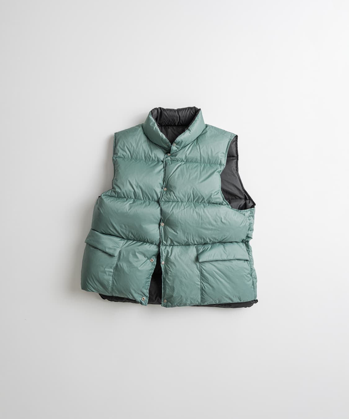 비헤비어 리버시블 덕다운 패딩 베스트 조끼 2사이즈 블랙/세이지그린 상품이미지2